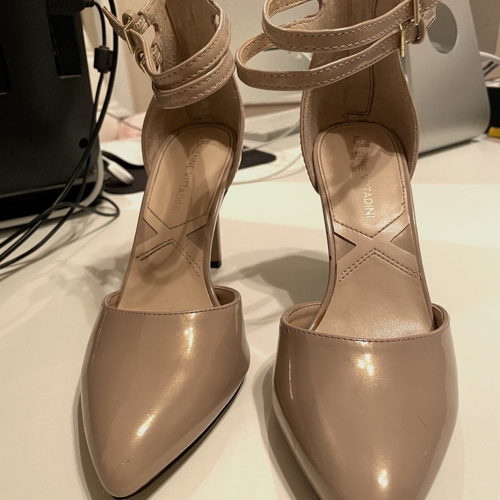 Nude 6M Adrienne Vittadini heels